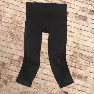 Athleta cropped pants🔴